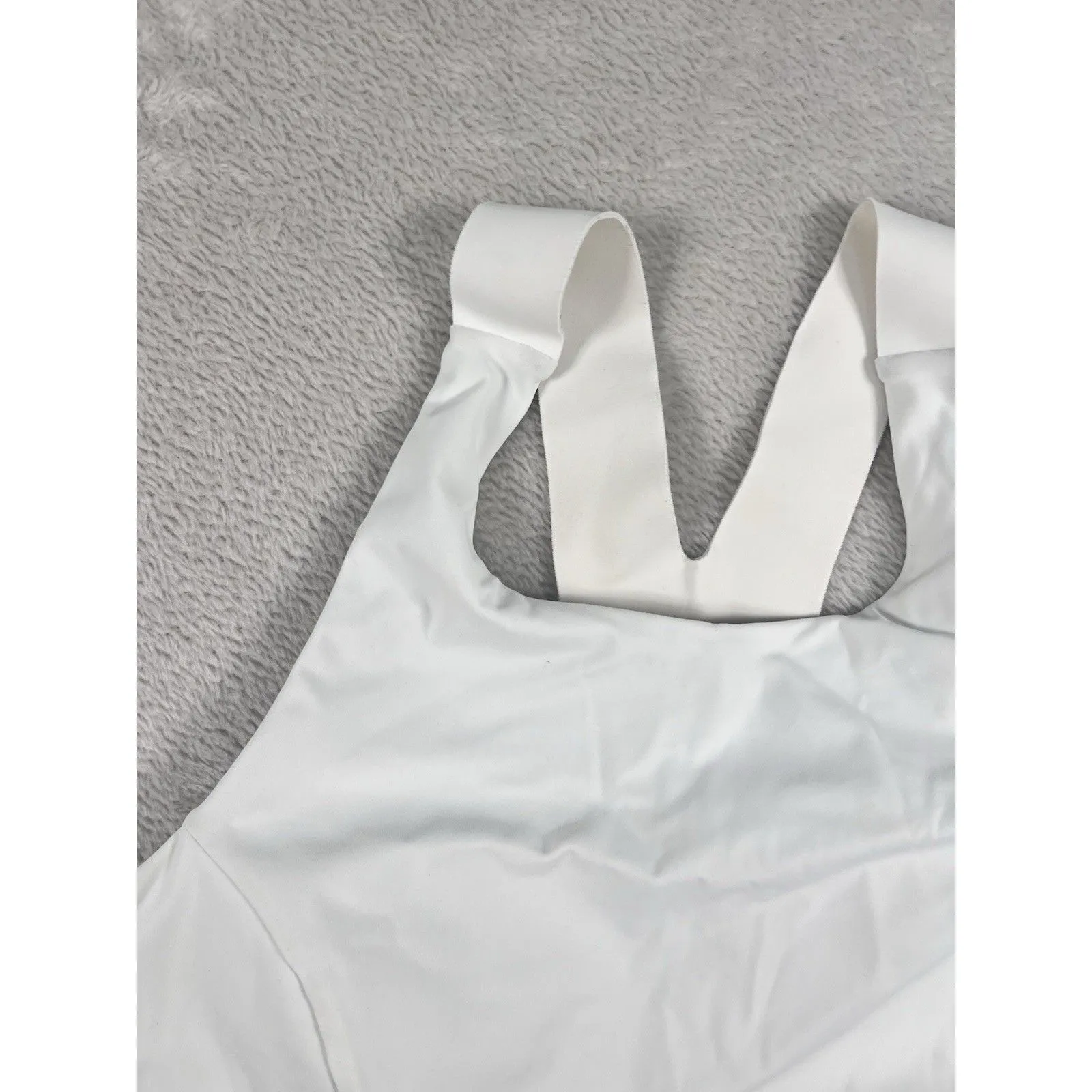 Lululemon Fast & Fre Bra (Nulux) White Size 8 Running Workout Gym Athleisure - Image 5