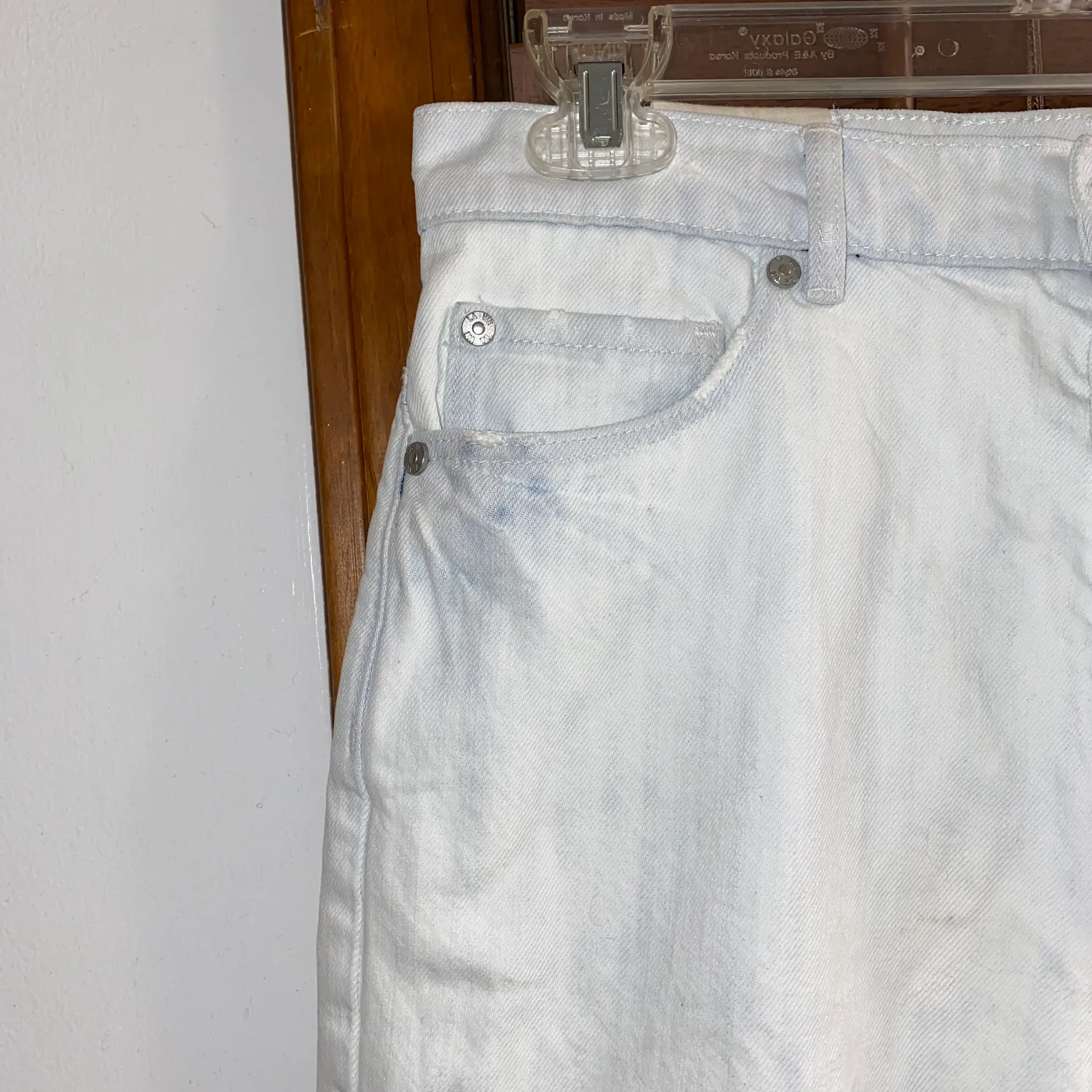 NWT $195  Beatrice Boyfriend Mid Rise Button Fly Jean 26 - Image 6