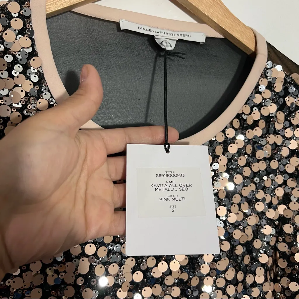 Diane Von‎ Furstenberg Kavita All Over Metallic Sequin Top Sheer Back Size 2 - Image 5