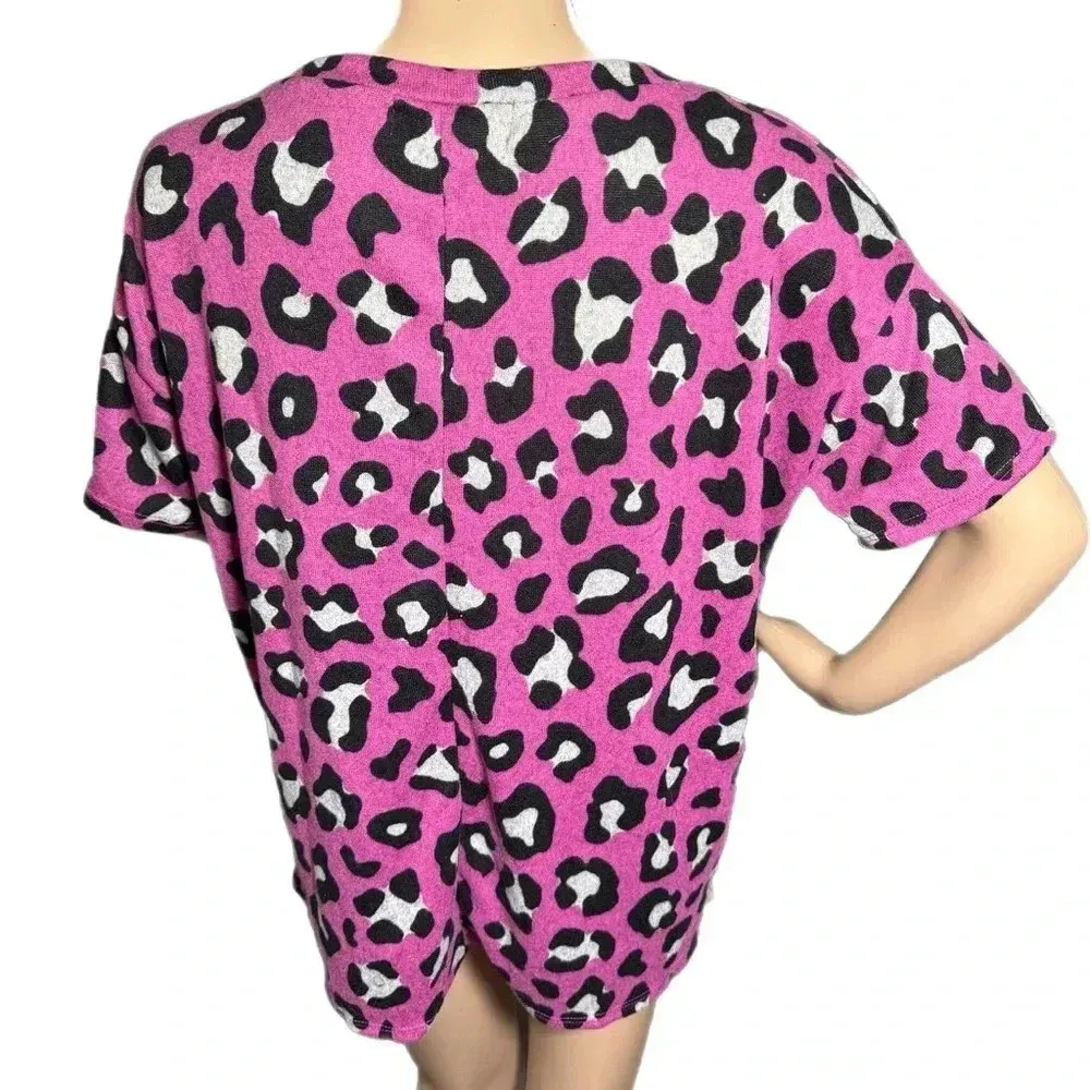 HAPTICS by Holly Harper Short Sleeve Animal Print Purple Knit Top Womens Small - Image 5