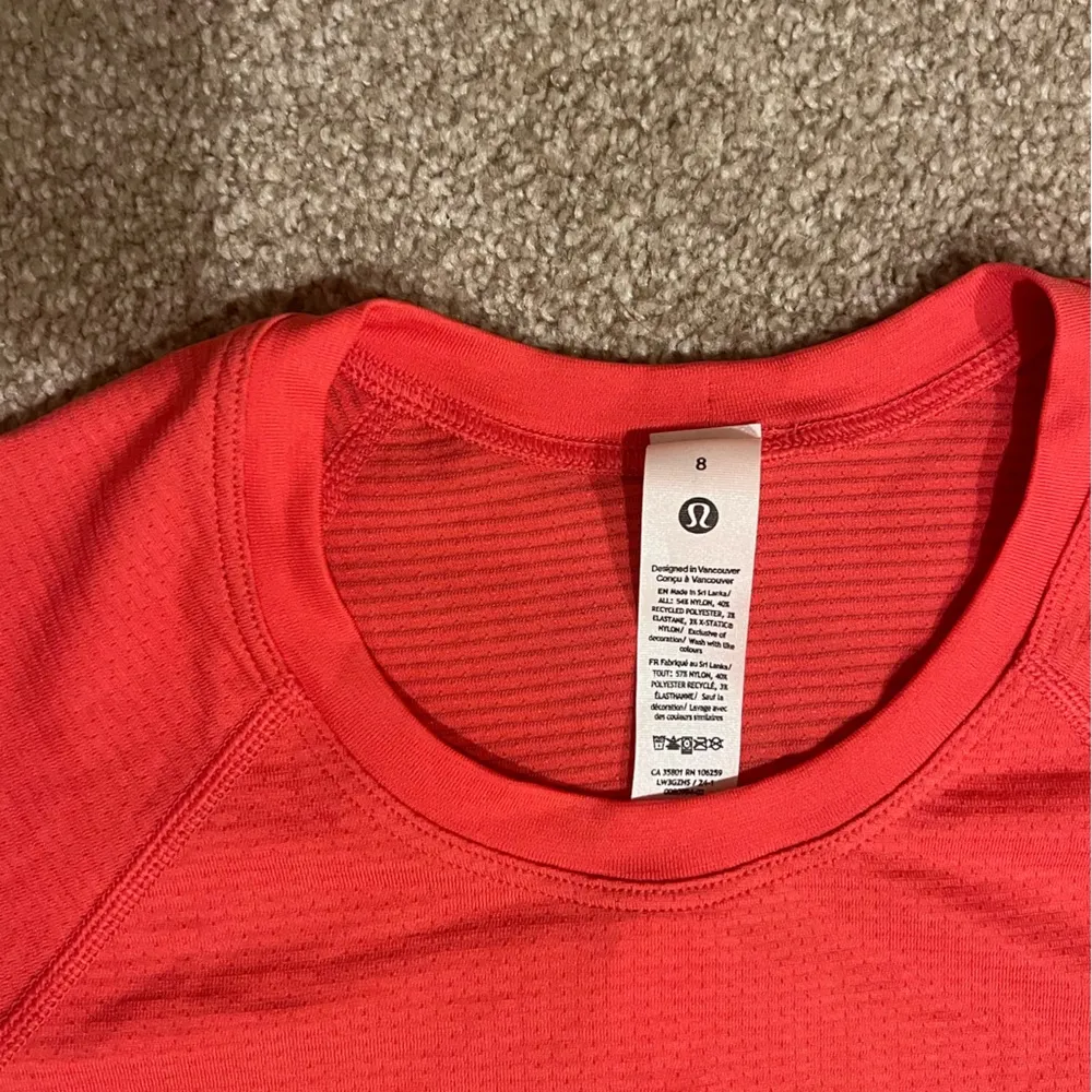 Red compression top size 8 BRAND NEW!! - Image 2