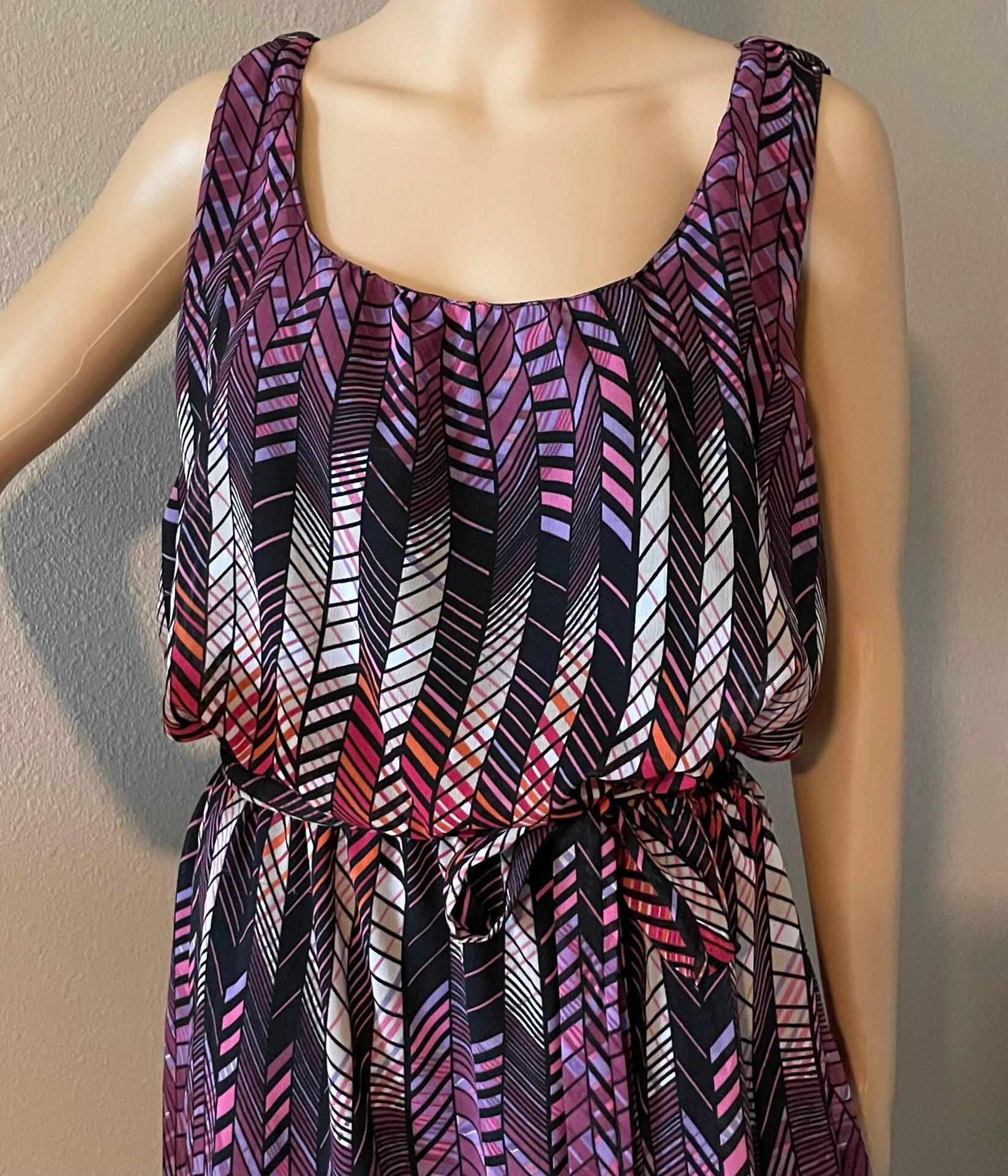 Lola P Large Sleeveless Geometric Blouson Dress - Image 3