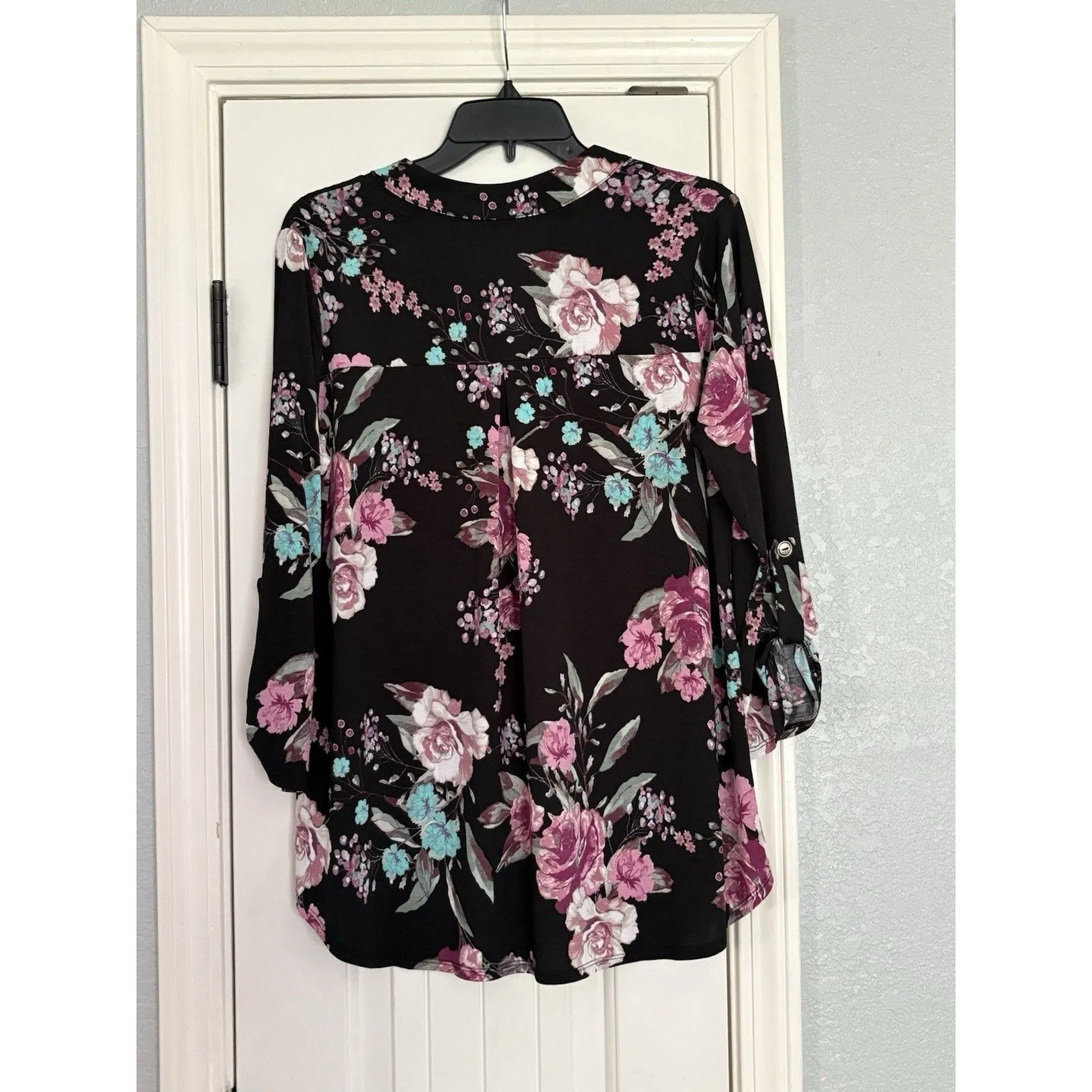 Dear Scarlett Lizzy Blouse Womens Medium Relaxed Black Pink Floral Hi-Low Top - Image 5