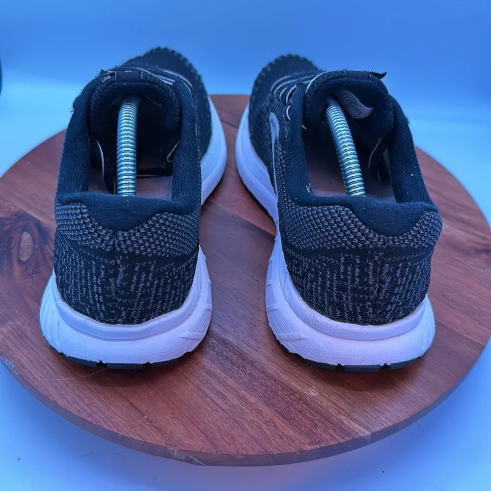 Brooks revel 3 women’s size 7.5 - Image 4