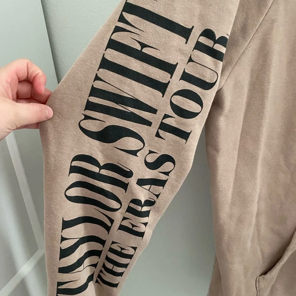 Taylor Swift The Eras Tour Tan Graphic Sweatshirt Hoodie Size Medium - Image 3
