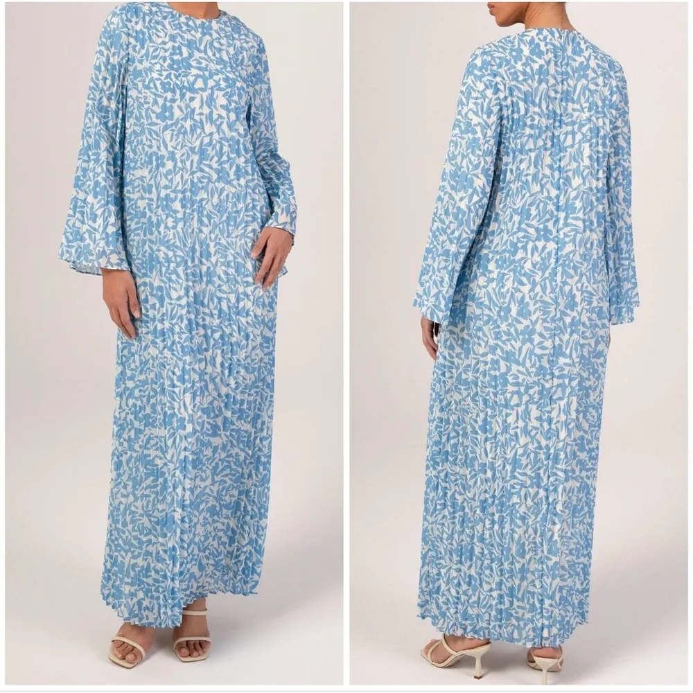 Veiled Pleated Printed Shift Maxi Dress in Azure Blue Floral Size XS - Image 10