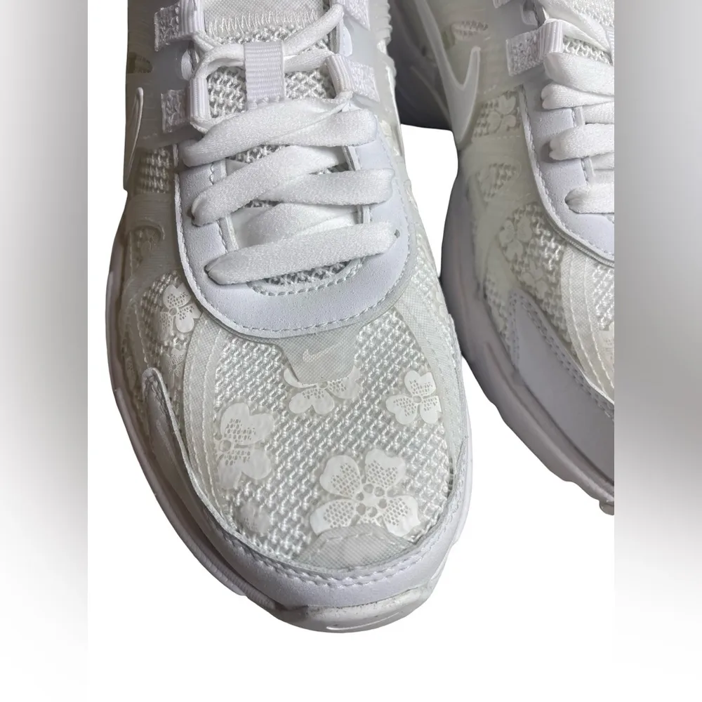 Nike V2K Run Women's shoes Size 9.5 White Summit with Flowers New With Box - Image 4