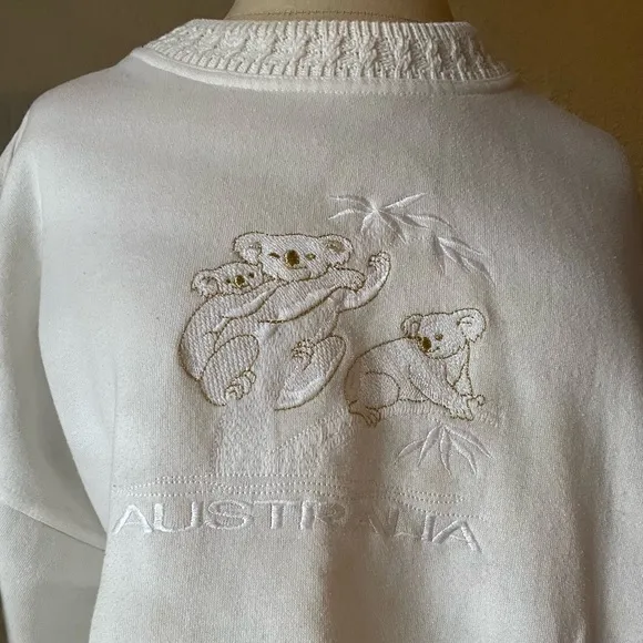 Vintage Koala Bear Sweatshirt Unisex Small White Crew Neck Retro Casual - Image 2