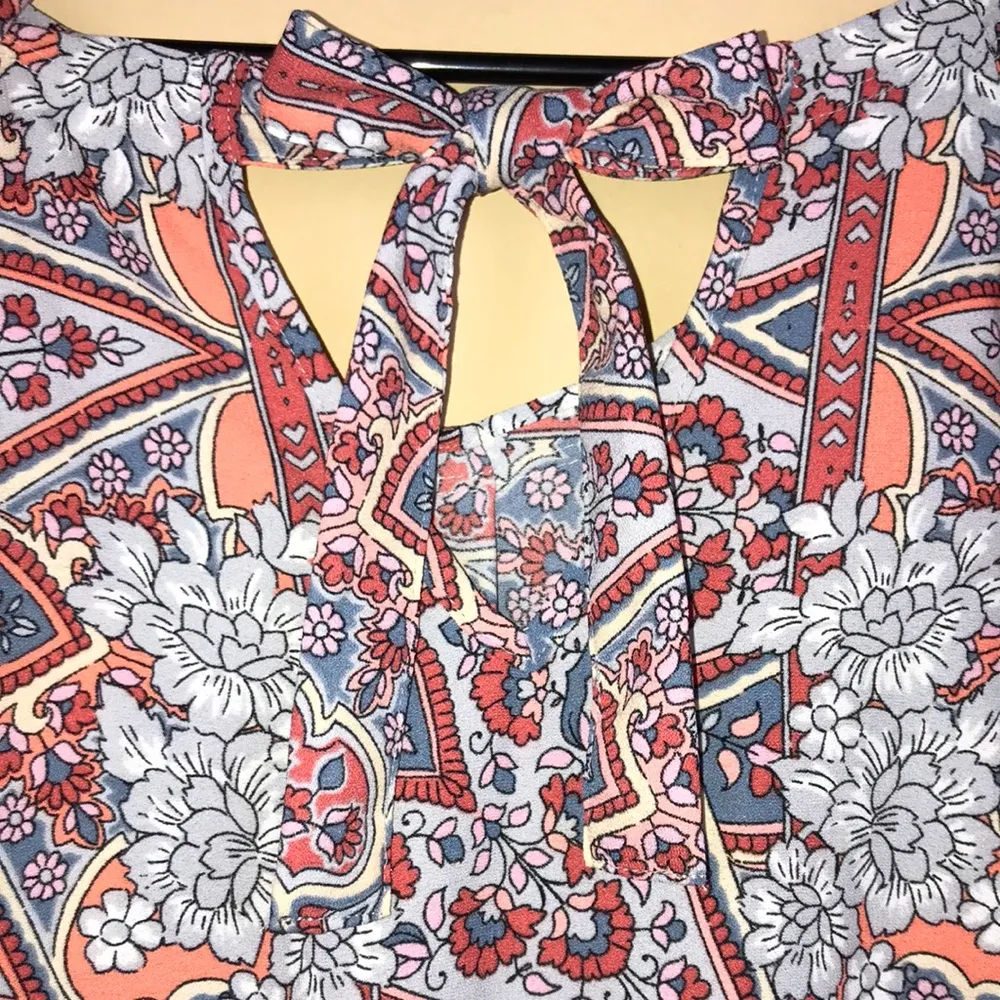 NWT Lauren Conrad Women’s Floral Print Cold Shoulder Sleeve Keyhole Back Dress - Image 7