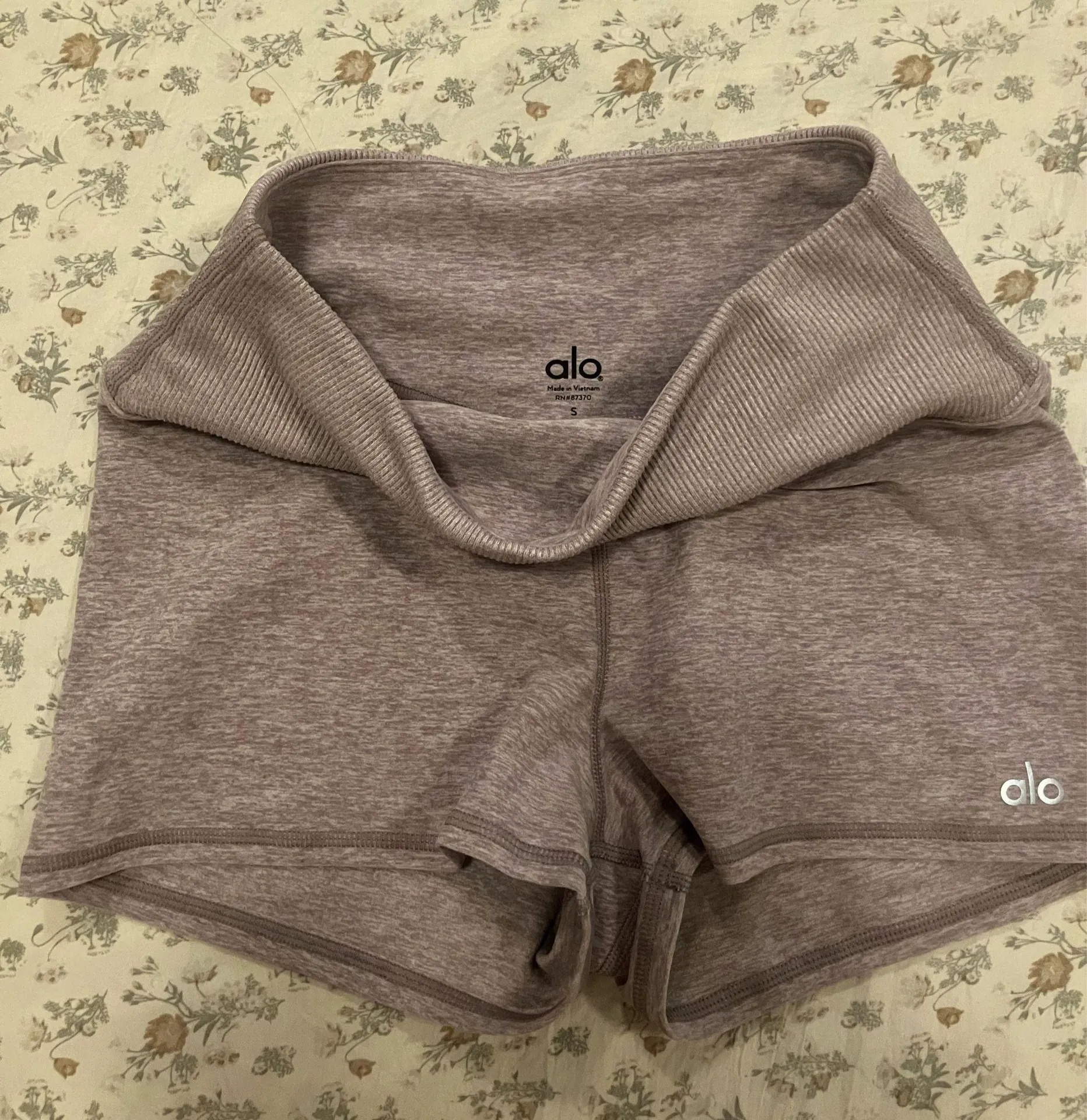 Alo Yoga Set - Image 5