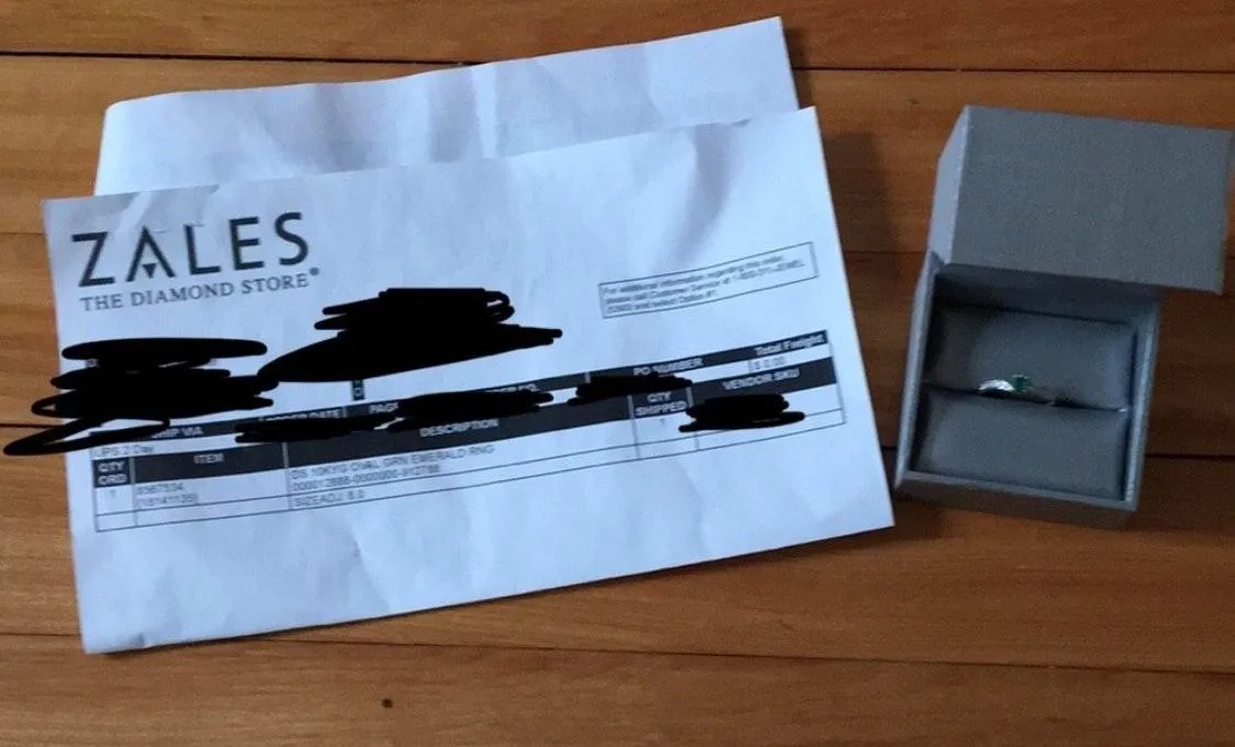 NEW 10K Gold Emerald and Diamond Ring Size 8 - Image 5