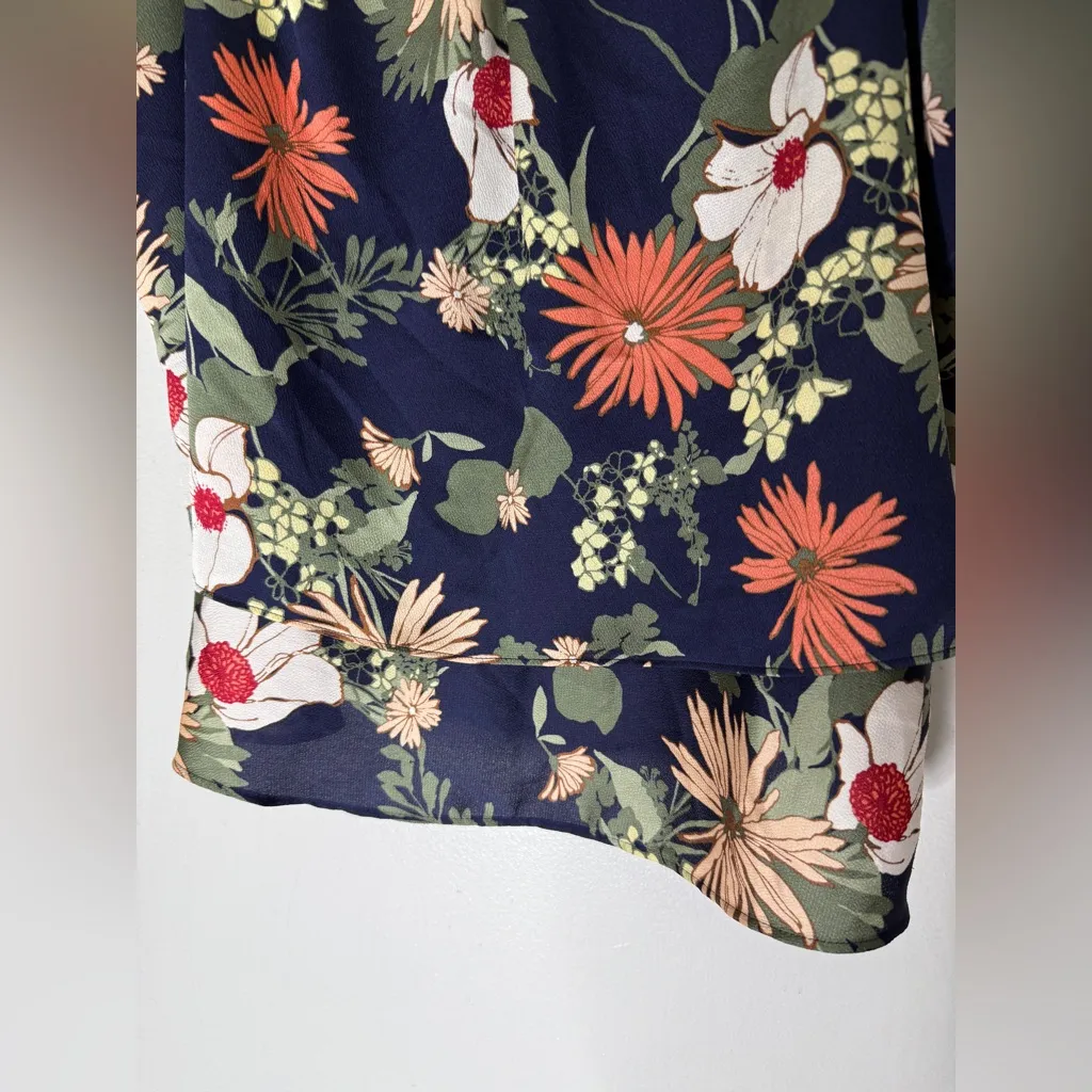 Banan Republic‎ Navy Floral Tie Shoulder Camisole Ruffle Hem Top XL - Image 2