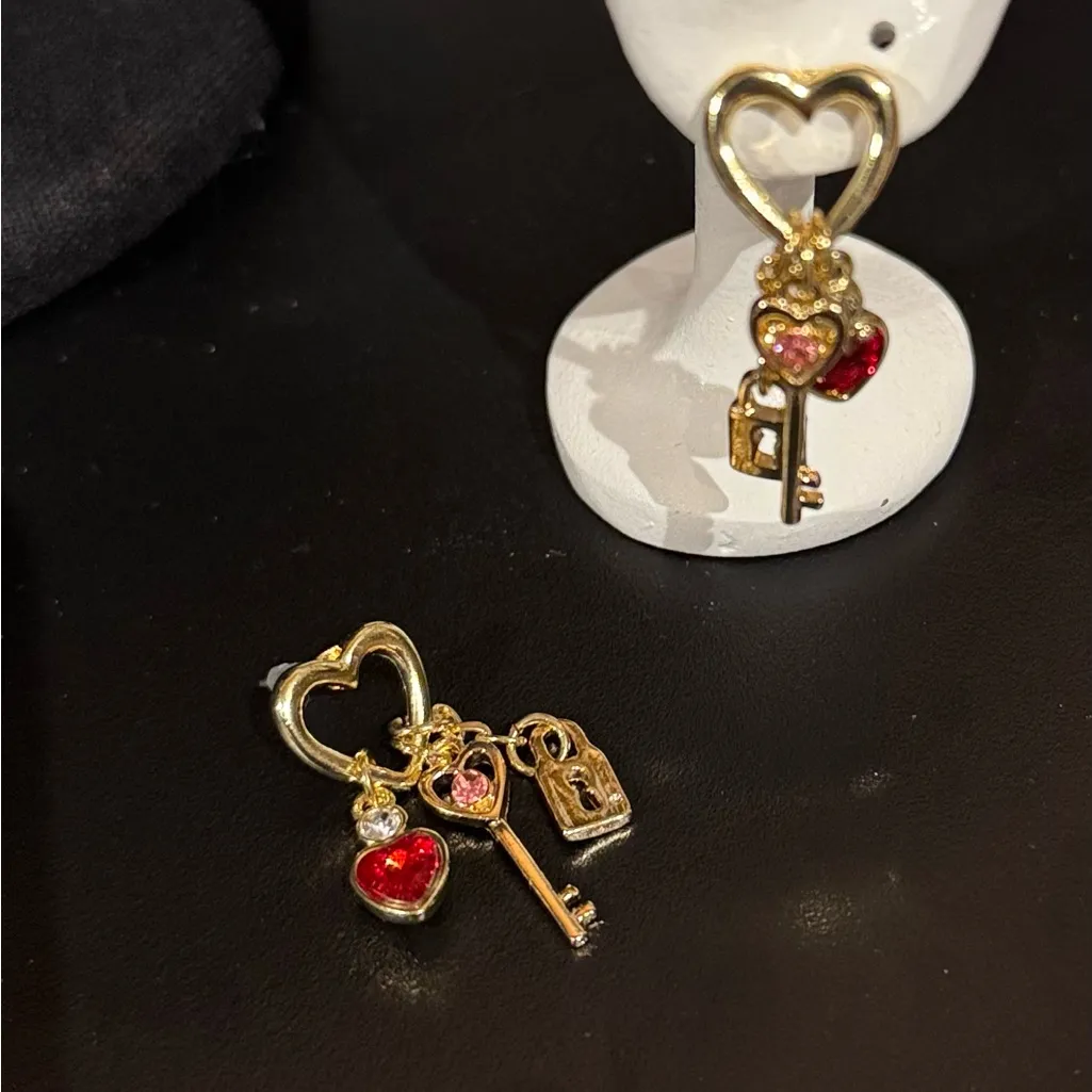 Madison Tyler Heart Earrings Dangle| Gold Heart - Image 8