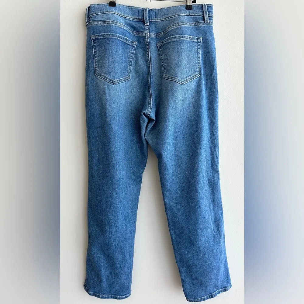 Studio Blue Distressed Light-Medium Wash Blue Jeans, Size 31 - Image 11