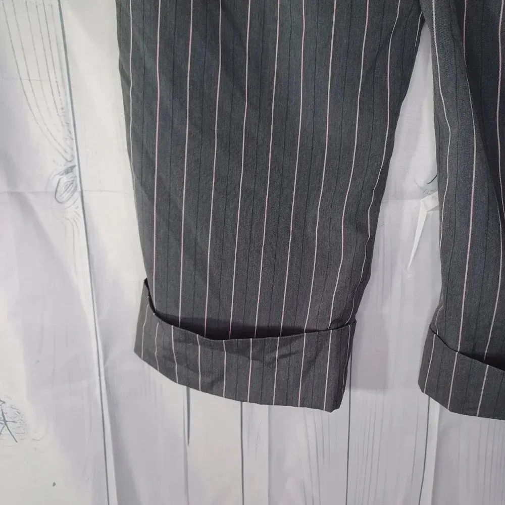 Dolled up gray and pink pin striped Capris - Image 9