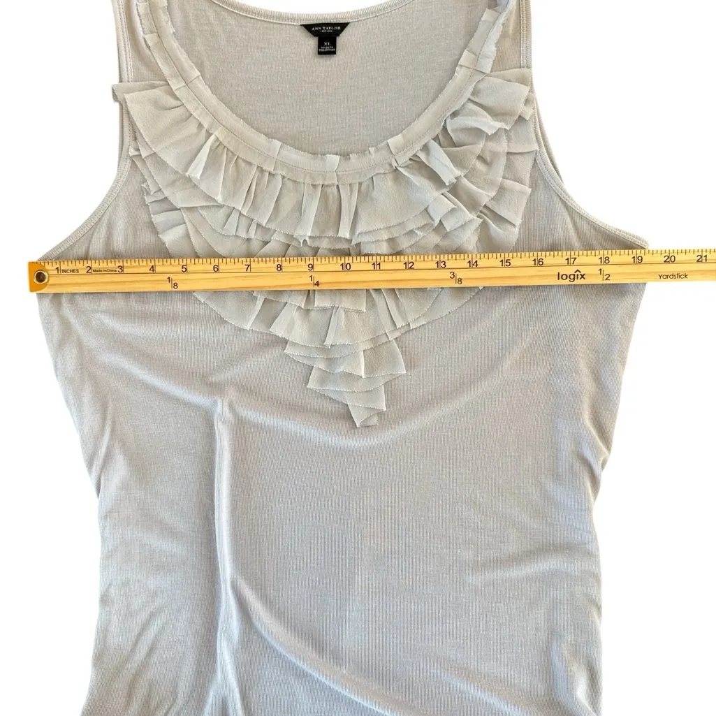 Anne‎ Taylor Soft Gray Sleevless Ruffle Front Tank - Image 5