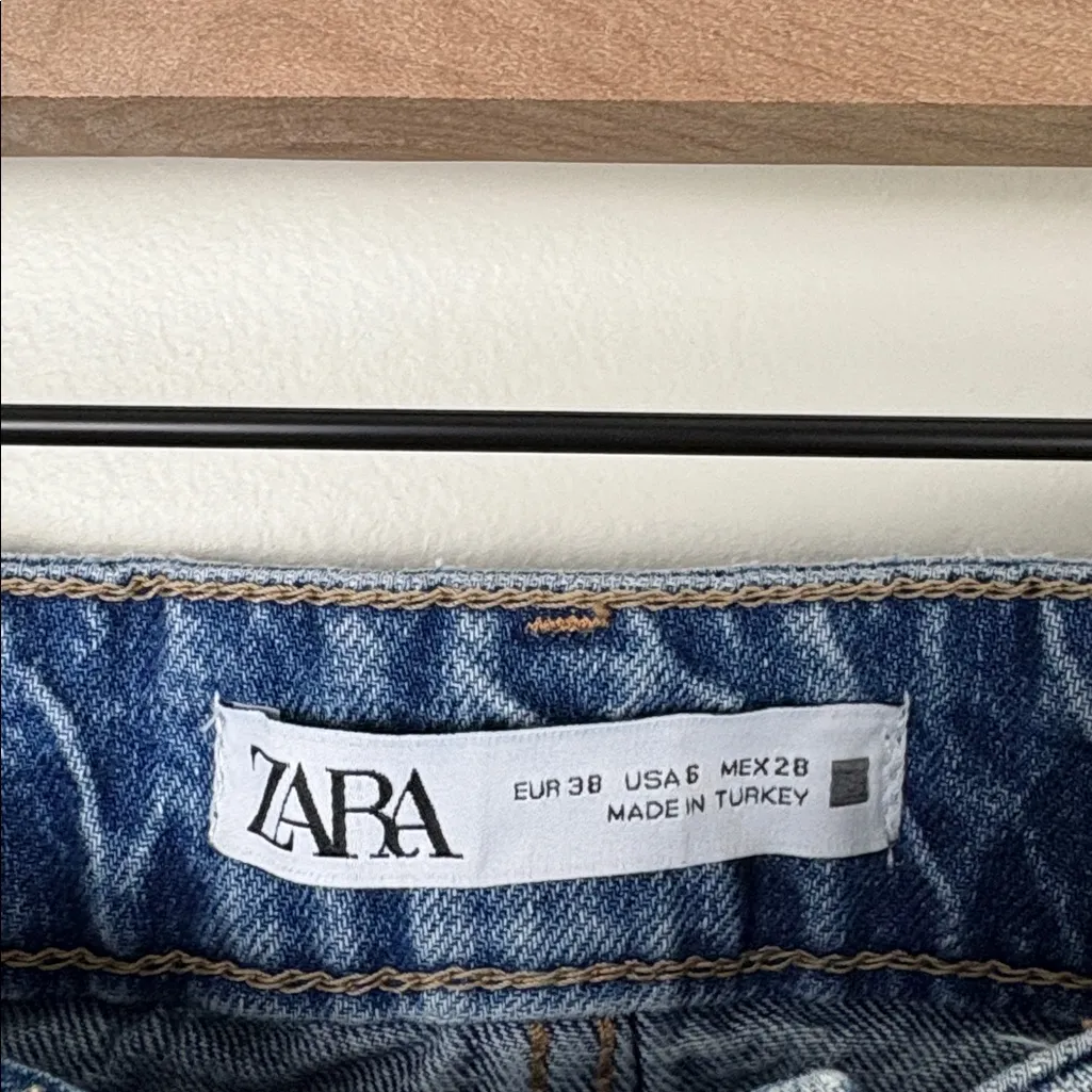 Zara Mom Jeans Women’s Size 6 Blue Denim Distressed Relaxed High Rise - Image 3