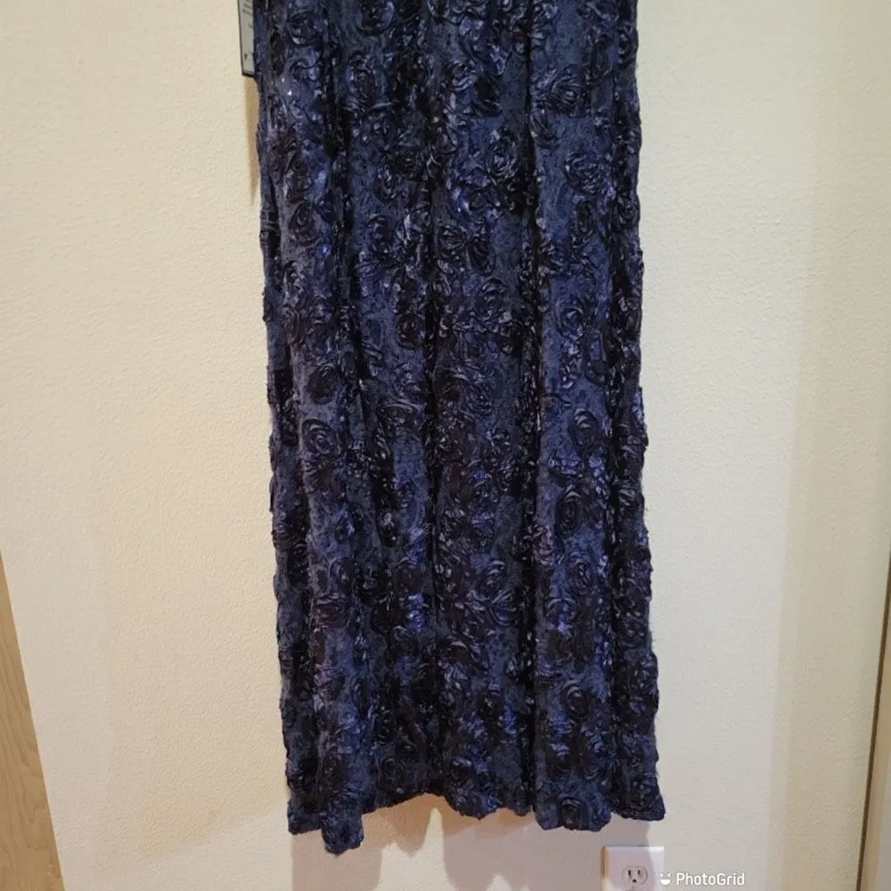 Alex Evenings Sequin Floral Lace Ribbon Rosette Round Neck Short Sleeve Gown - Image 10