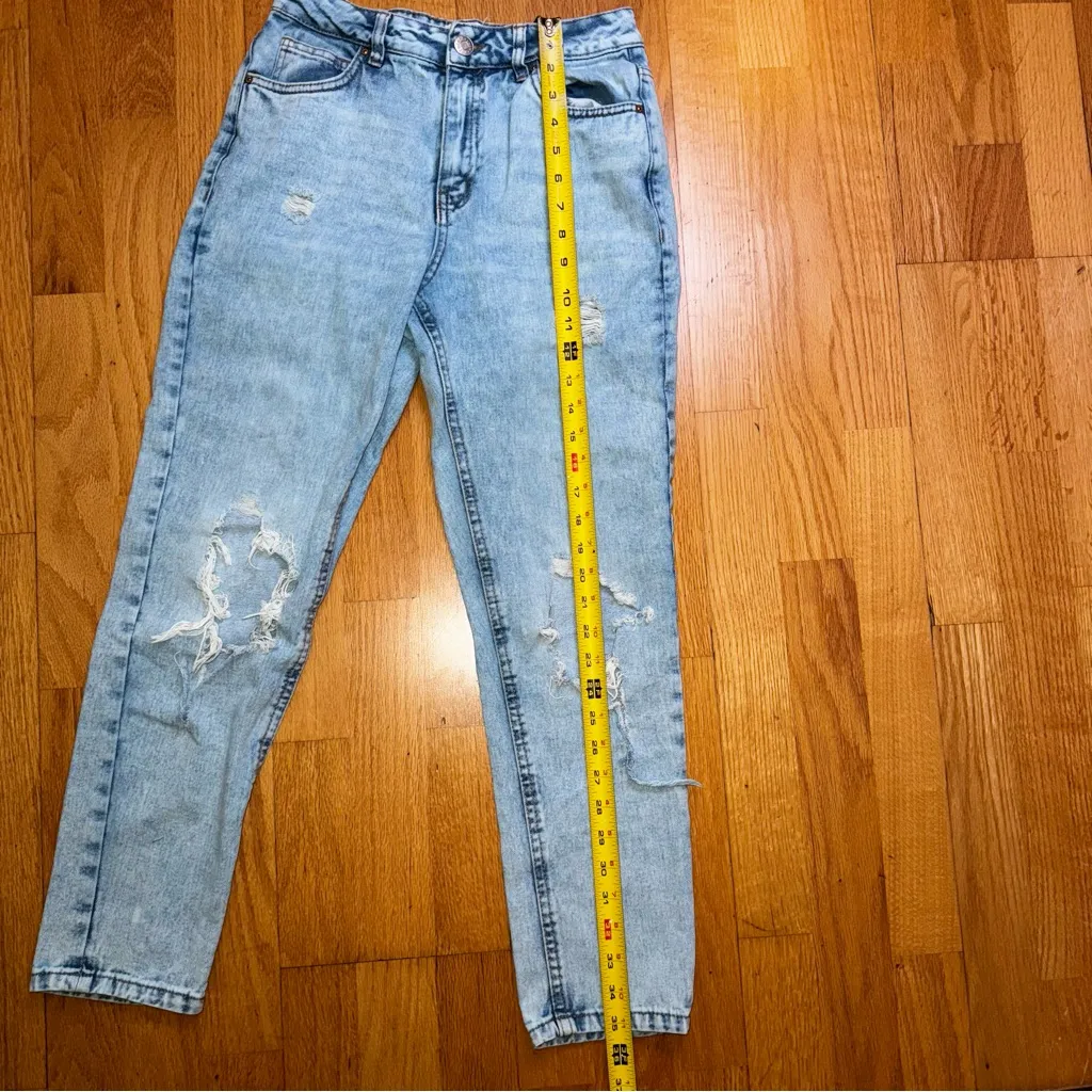 Refuge Mid Rise Distressed Rips Light Wash Denim Mom Jeans Relaxed Size 3 GUC - Image 7