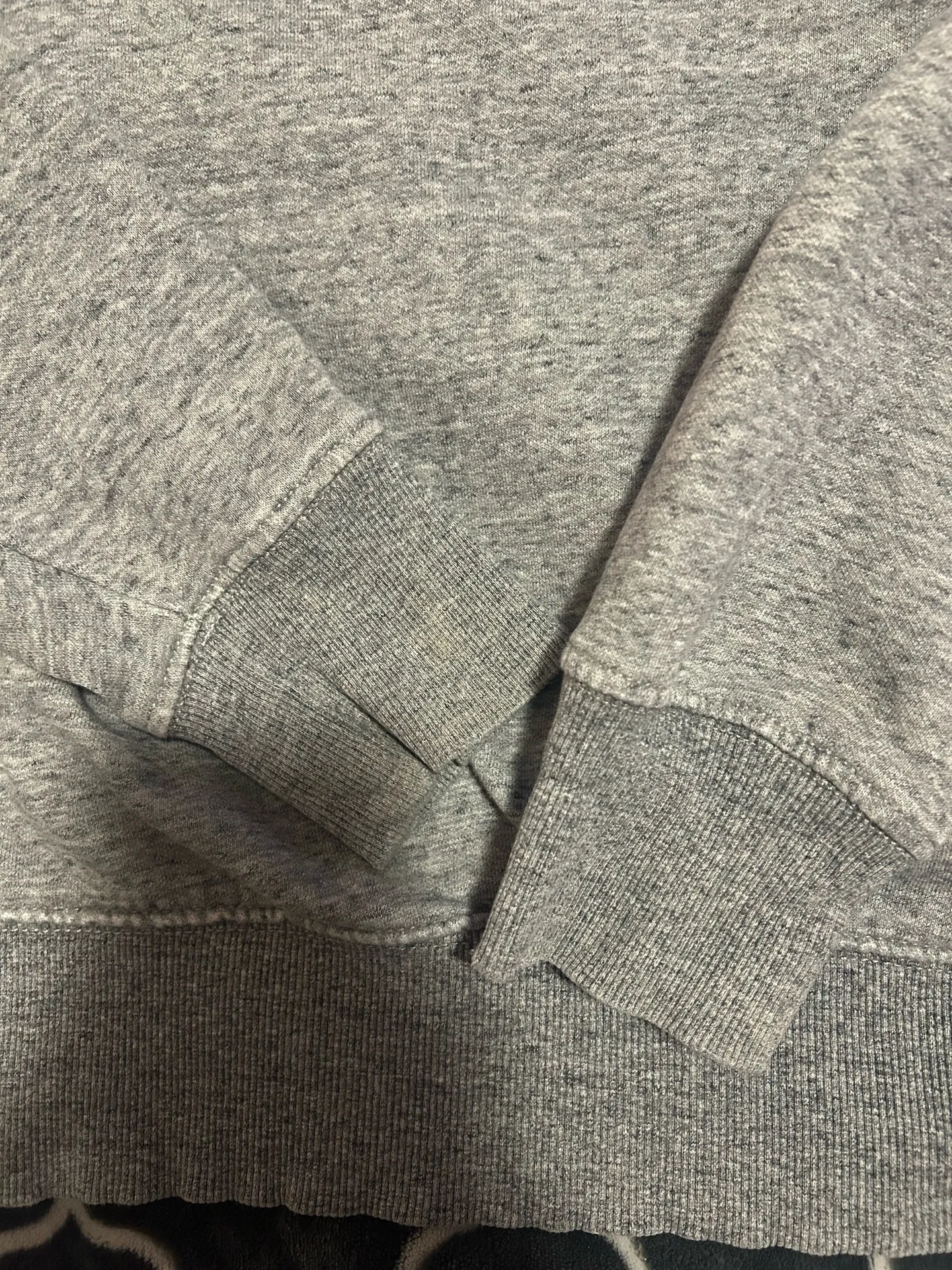 Old Navy Light Grey Sweatshirt - Image 5