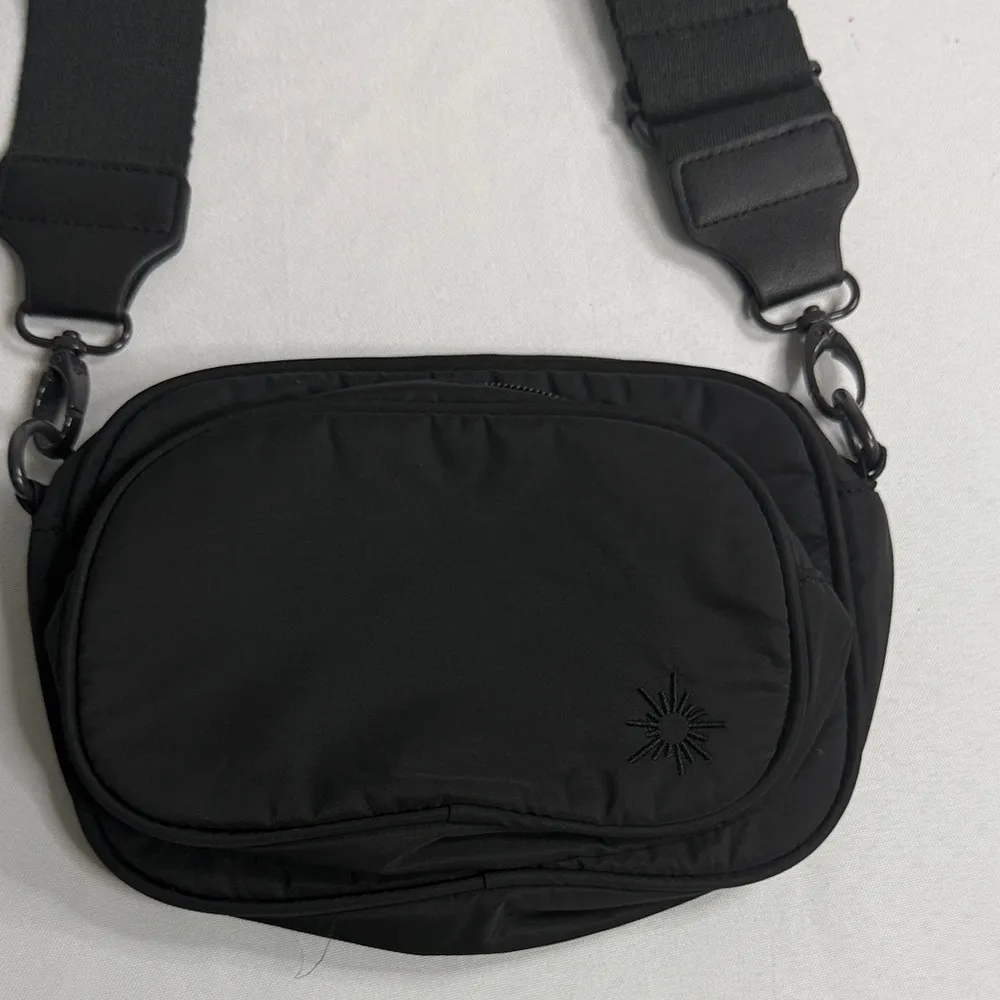 Sleek Black Belt Bag - Image 2
