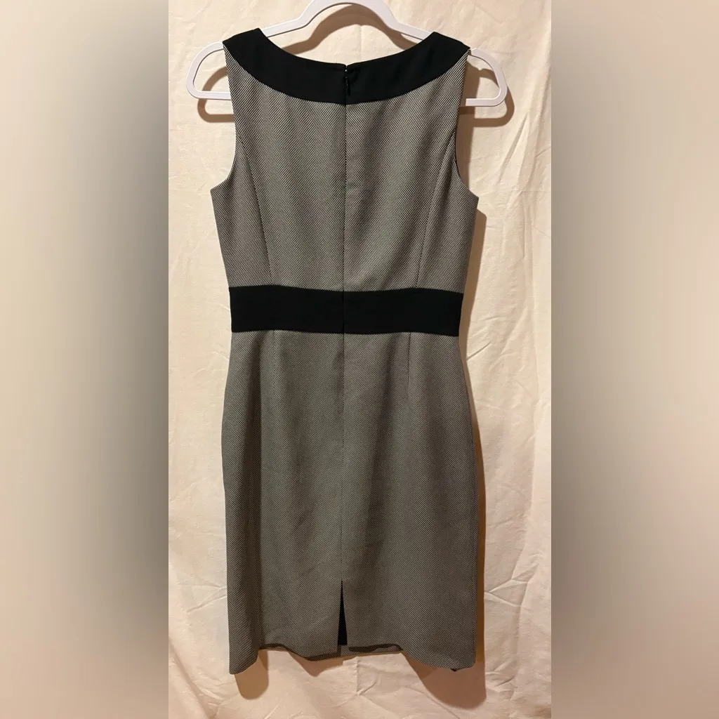 Tahari Arthur S. Levine women’s black and white sleeveless sheath dress size 4 - Image 2
