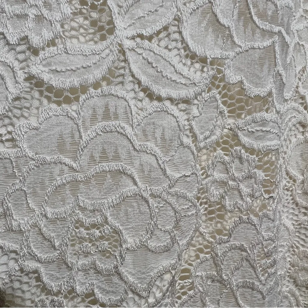 White lace floral top Brittany Black size small S : Box Q: - Image 10