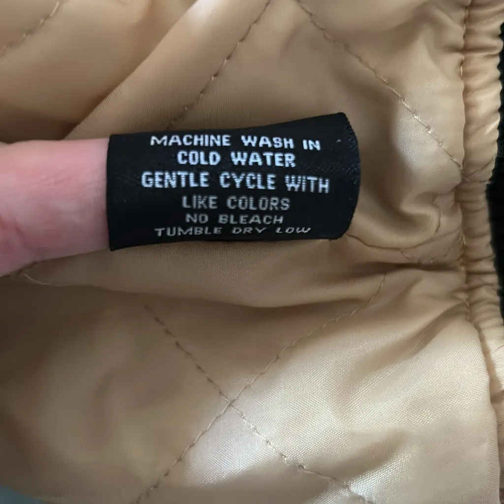 Vegas Golden Knights Women’s‎ Gold Cropped Bomber Puffer Jacket Size Small - Image 10