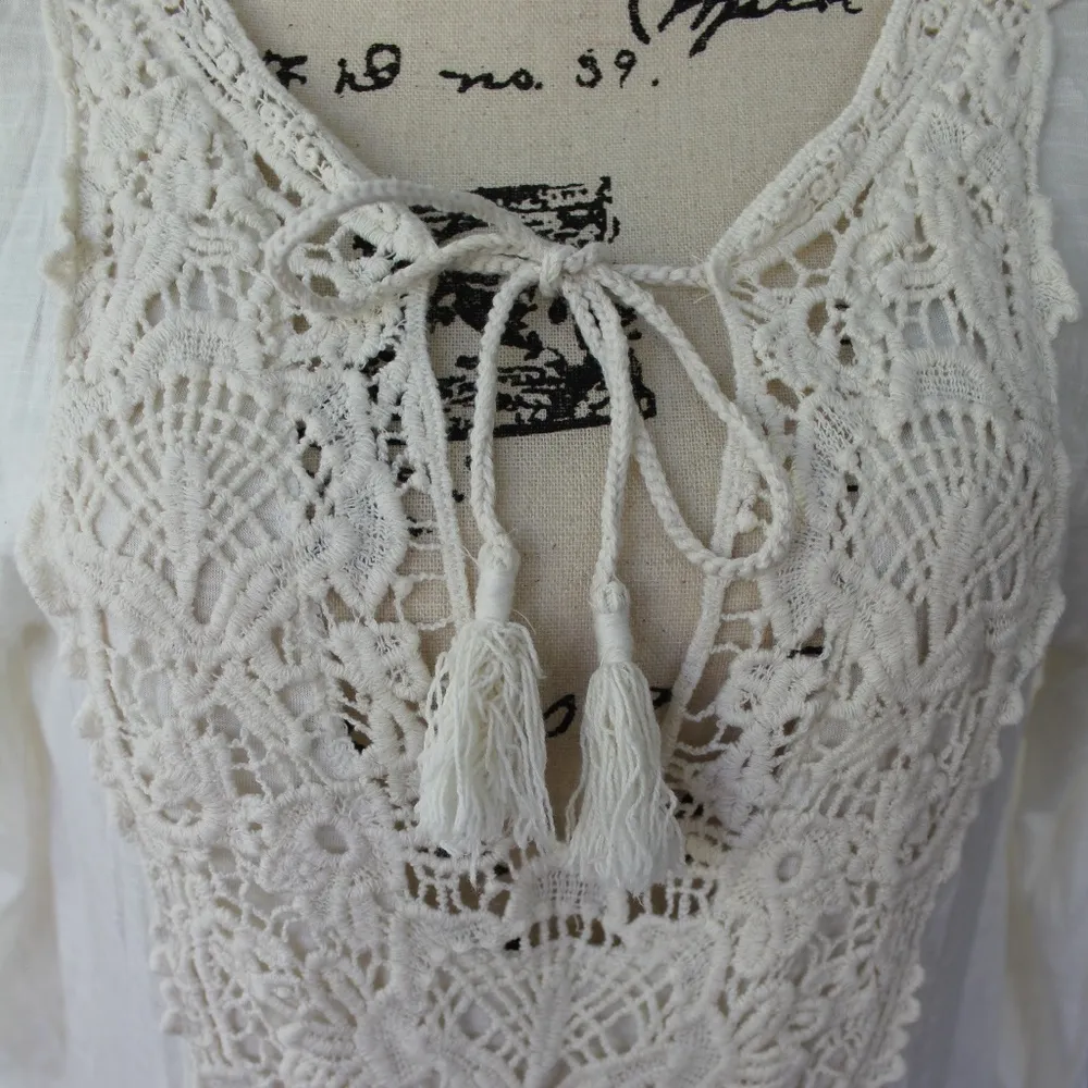 American Eagle Outfitters Lacey Top Sz Med - Image 3