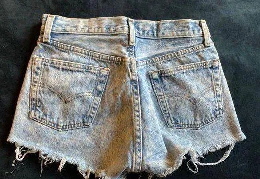 Levi’s Acid Wash Levi Shorts - Image 5