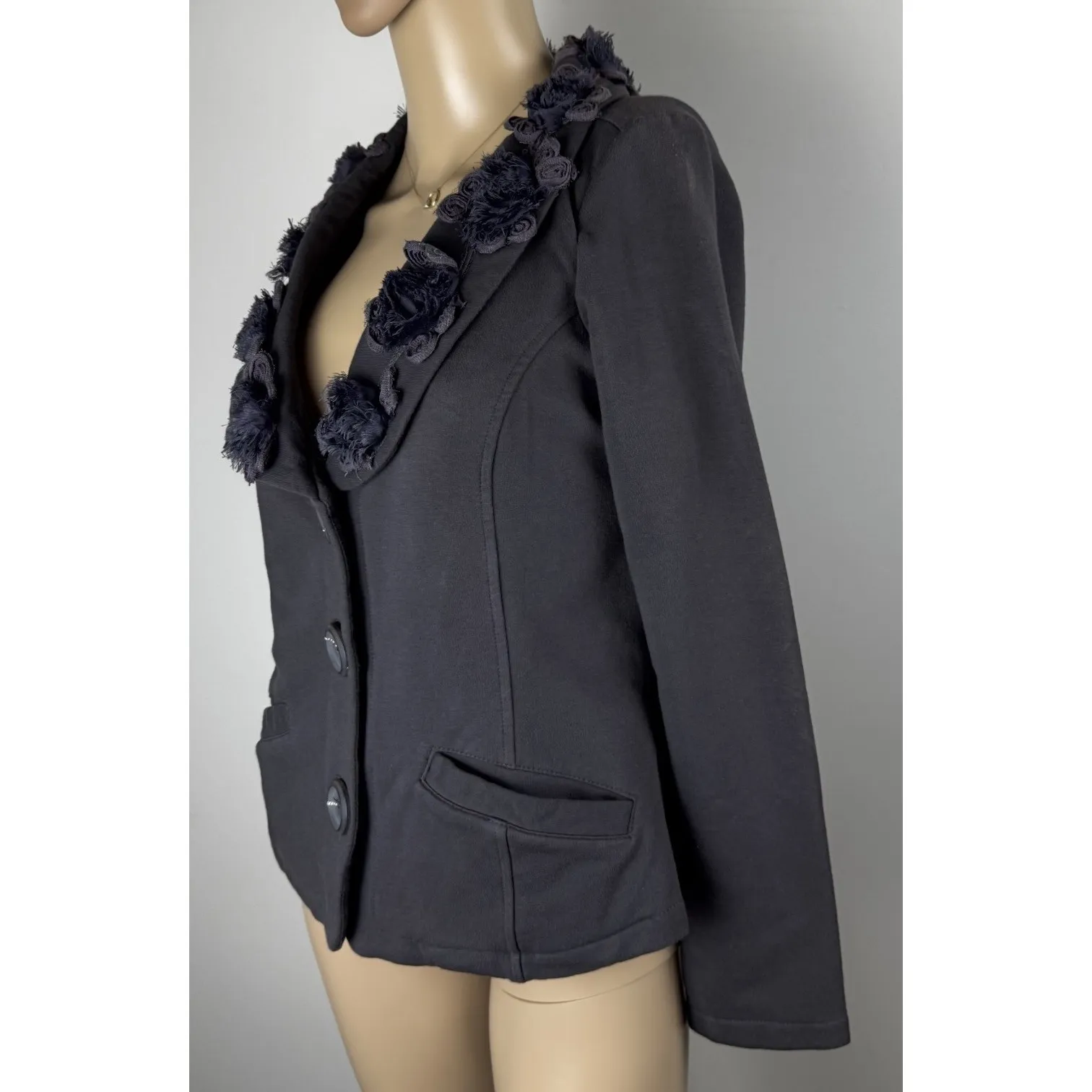 Nick & Mo Women's Sz S Buttoned Jacket Blazer Gray Flowered Appliqué Collar - Image 8