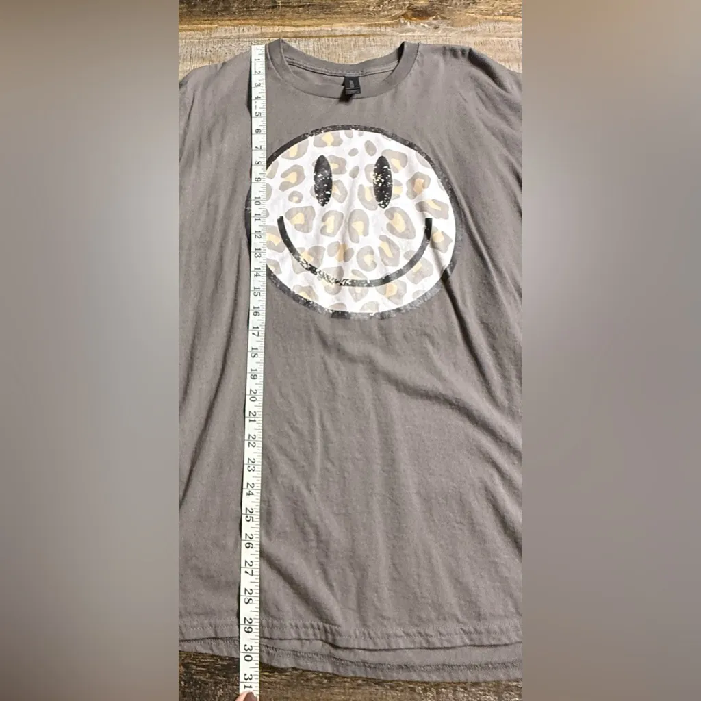 Gildan Gray Leopard Smiley Face Tee - Image 7