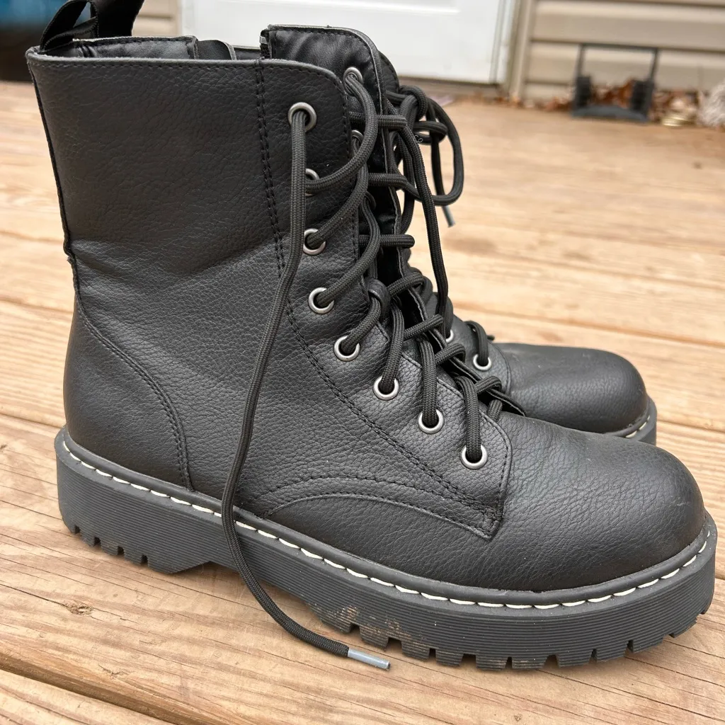 UnionBay Women's Hayden Combat Boot Black - Size 8.5 - Image 3