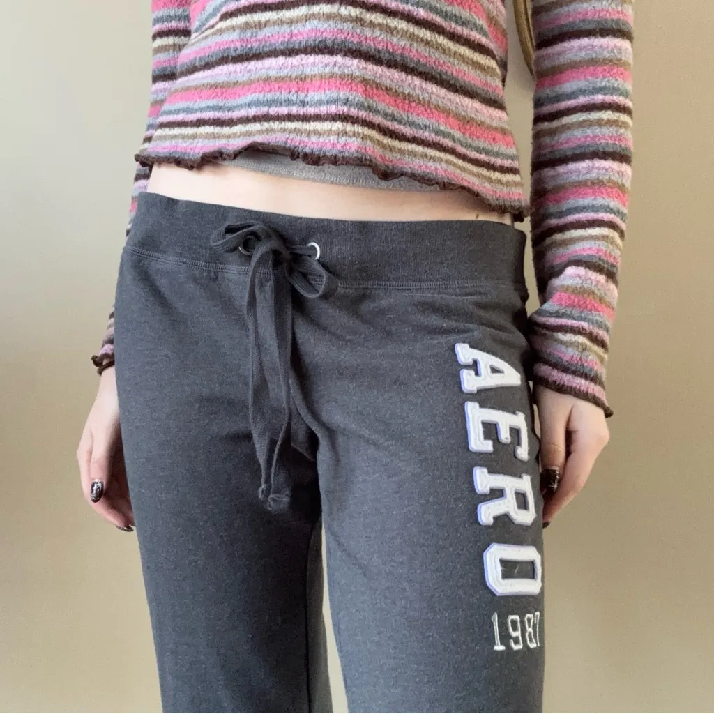 Aeropostale Low-Rise Flare Gray Sweatpants - Image 8
