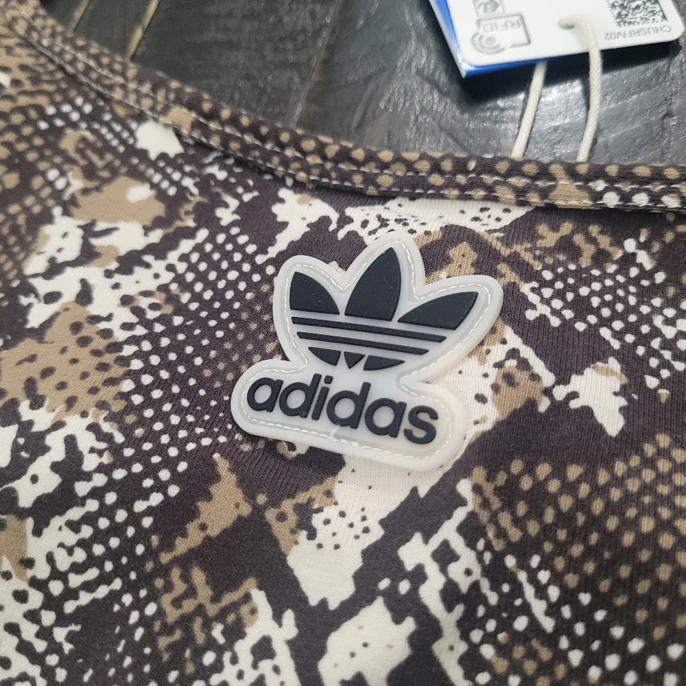 Adidas Trefoil Snake Print Sports Bra Women's  Size XLarge - Image 4