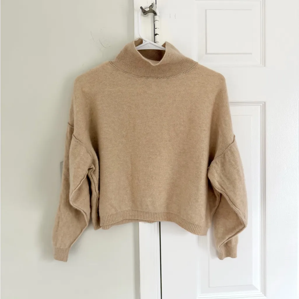 Free People 100% Cashmere Sweater Womens XS Beige Turtleneck Crop So Low So High - Image 3