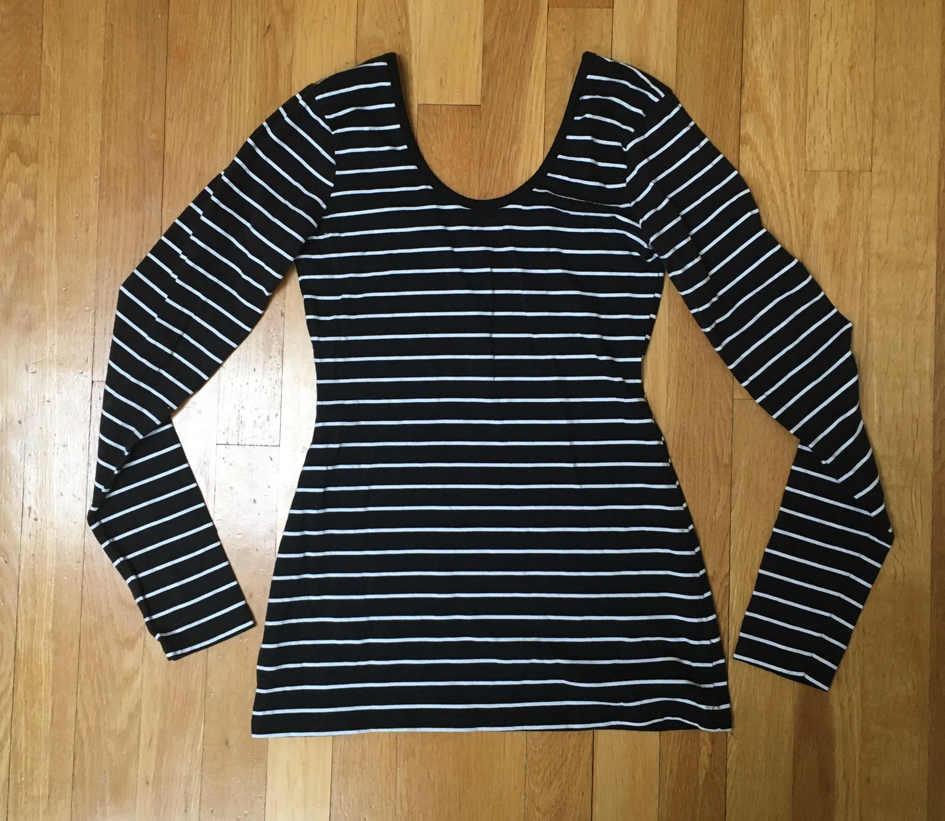 Nollie Black & White Striped Low Back Top Medium - Image 3