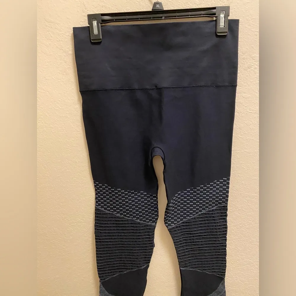 Spanx Seamless Moto Legging In Indigo Sky Size L NEW - Image 11