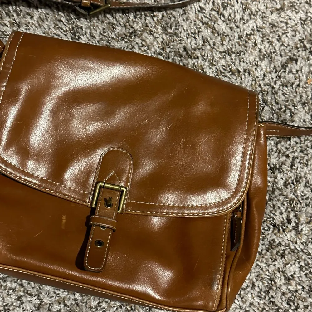Vintage Leather Nine West Crossbody Bag Purse - Image 3
