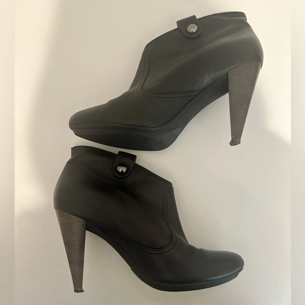 COACH Aliza Black Leather Ankle Boot Booties Size 8 - Image 4