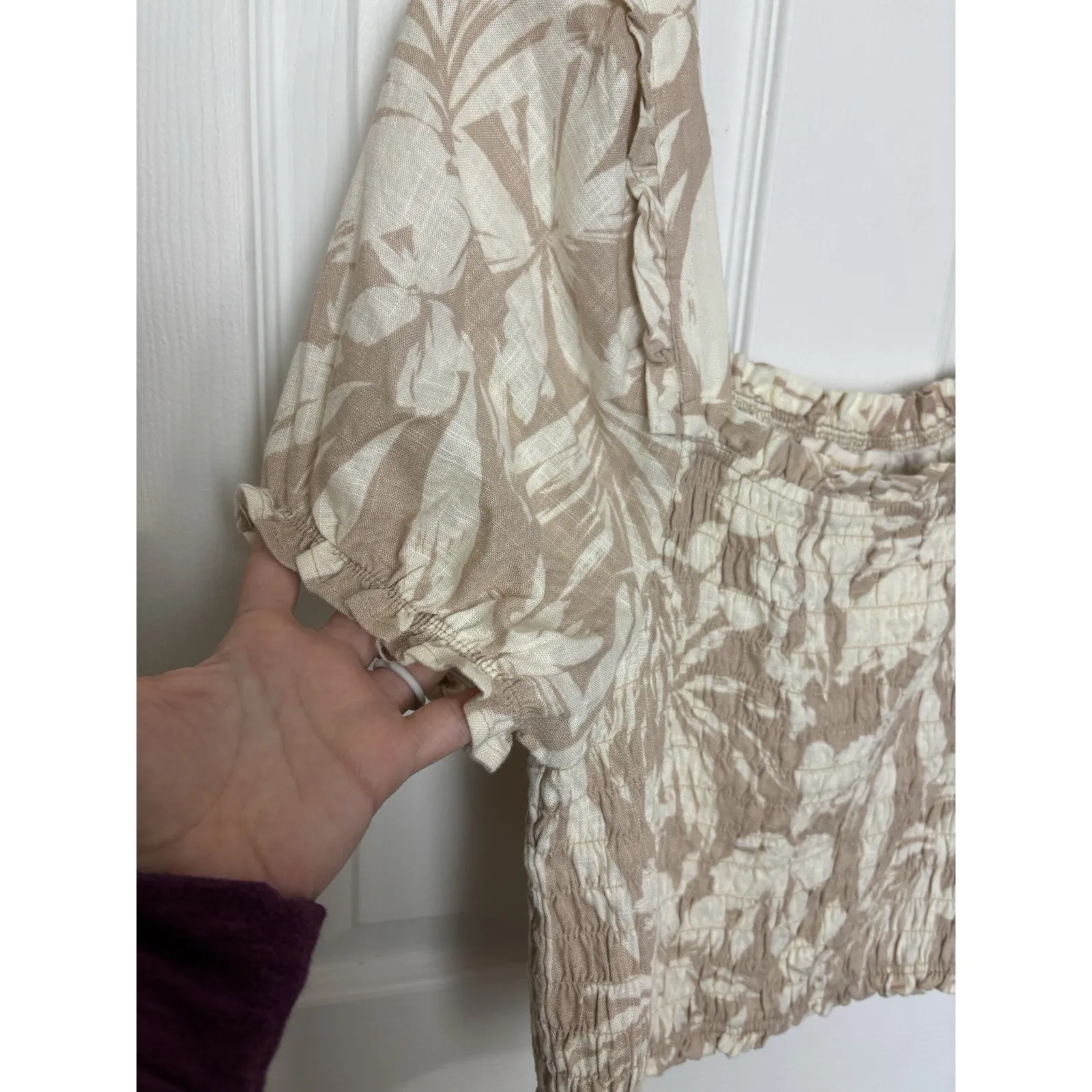 Tropical Flower Linen Blend Boho Smocked Crop Top Size Large Milkmaid Cottage Tan - Image 3