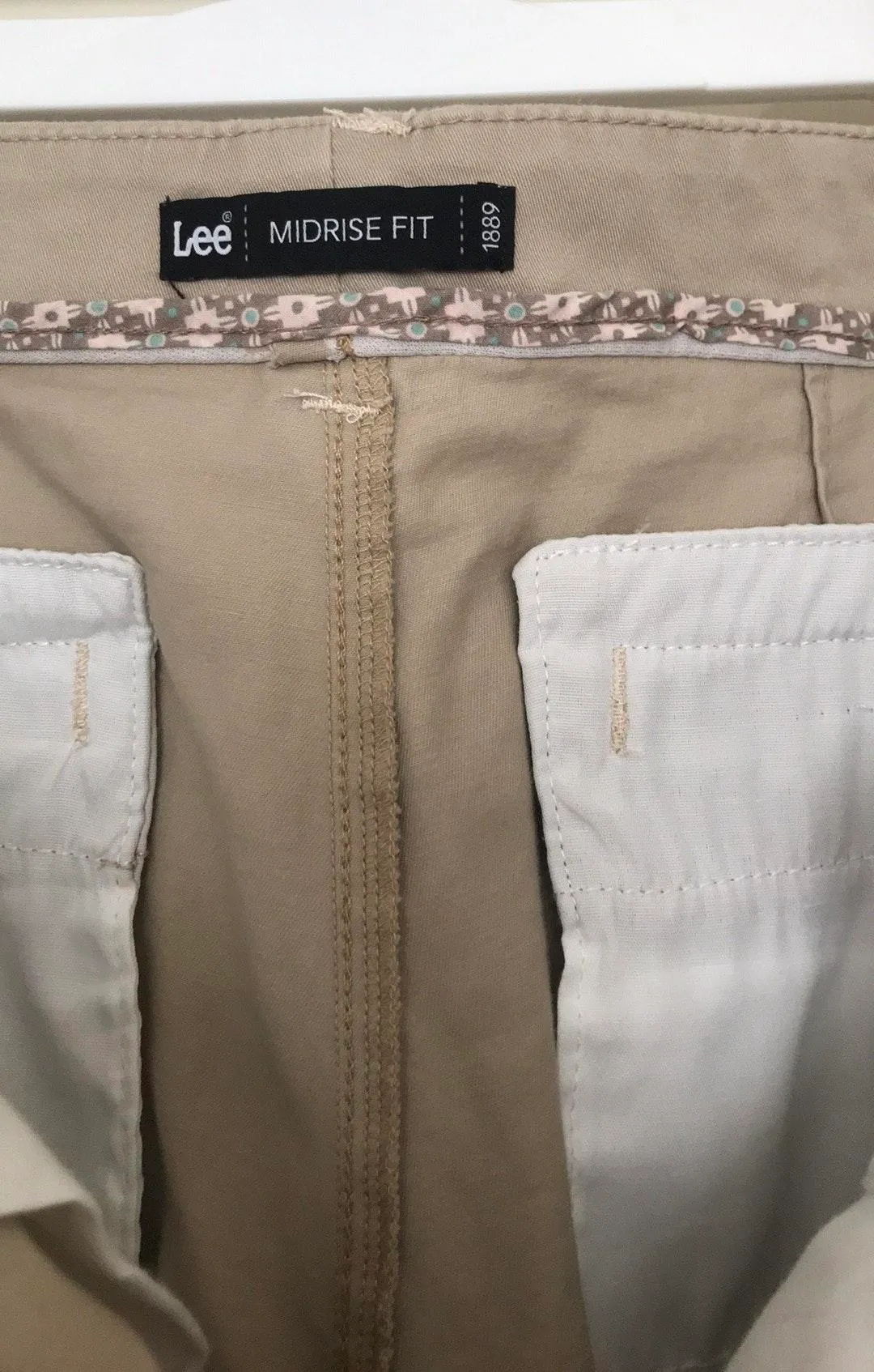 Capris pants brand . Size 8P - Image 6