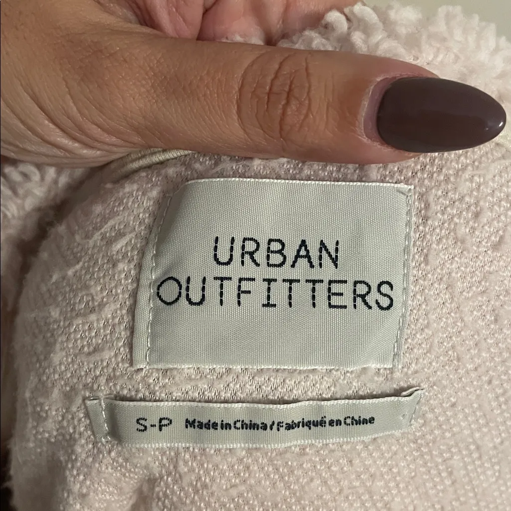 Urban Outfitters Cropped Sherpa Hoodie – Cream - Image 8