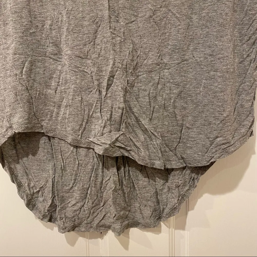 Wet Seal Gray Studded High Low T-shirt Medium - Image 6