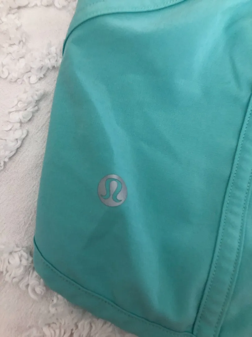 Lululemon Tracker Shorts 4’’ - Image 4
