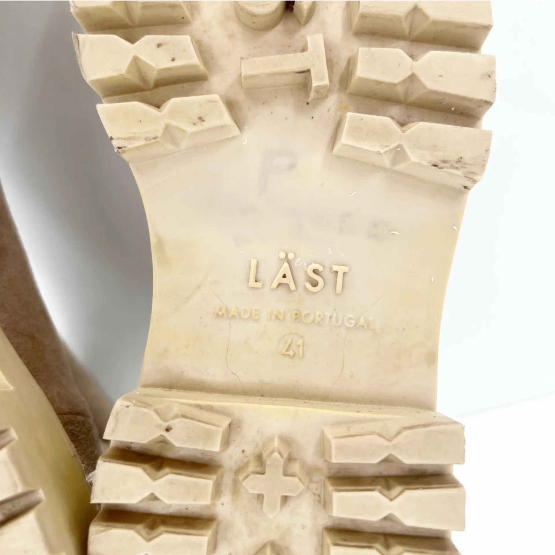 LAST Daze Suede Lug Sole Pull On Boots‎ 10 Taupe Tan - Image 10