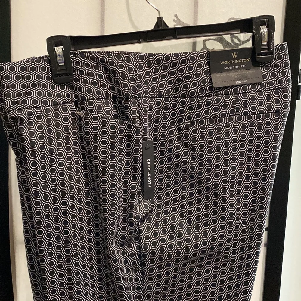 NWT Worthington crop length Pants - Image 2