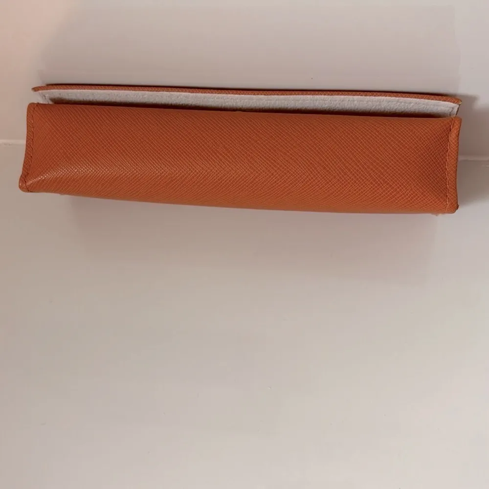 Tory Burch Small Leather Eyeglasses Case Orange with Gold-Tone Logo Hardware - Image 10