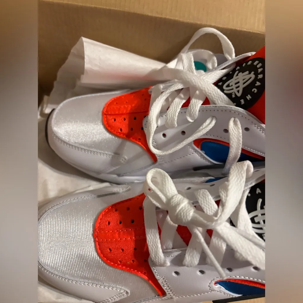 Nike Women’s Huarache “White Bright Crimson” - Image 4