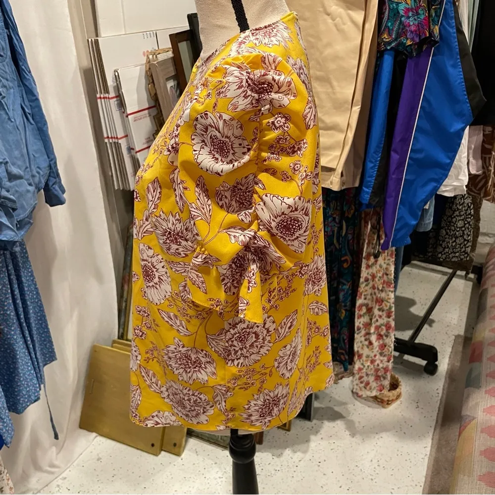 Adorable floral marigold yellow puff short sleeve blouse Alex Marie semi-sheer - Image 4